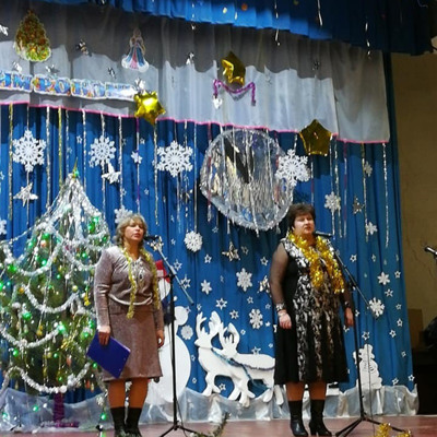 Новорічний дизайн сцени в Привільському клубі