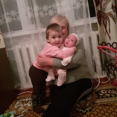 Лариса Васеленко, 44 роки, з внучками Веронікою та Міланою Радчук