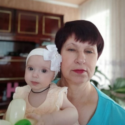 Ніна Вербицька з онучкою Крістінкою