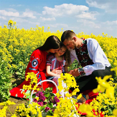 Тарас і Мирослава Катрюки з донечкою Анастасією