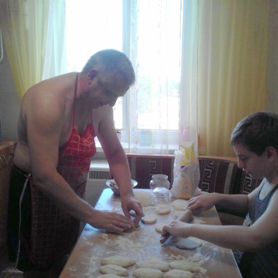 Разом з батьком готуємо обід