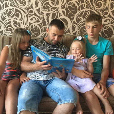 Цікава казка, бо її читає татко 