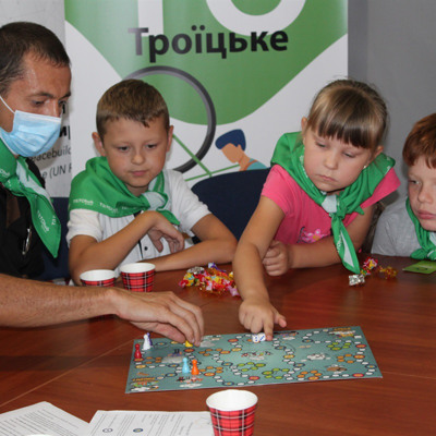 Граю з татом в гру з безпеки