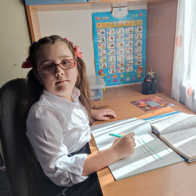 Аня Бенда, 9 років 