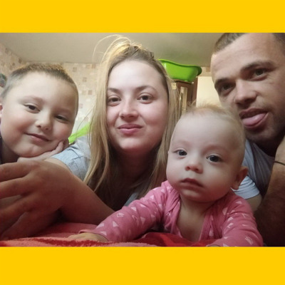 Тато Андрій, мама Валя, старший Ілюша, менший Кірюша