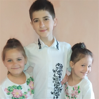 Дмитро, Ангеліна та Кароліна Кристиняк