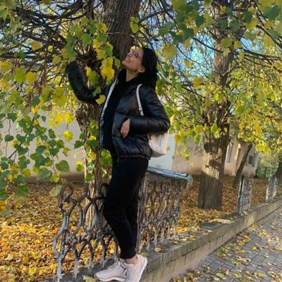 Олена Яшкова