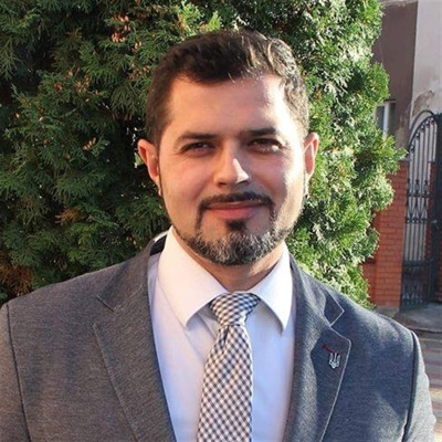 Роман Мочарний