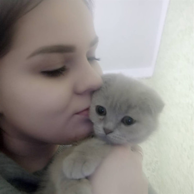 Вікторія Мардело з кішкою Лейлою
