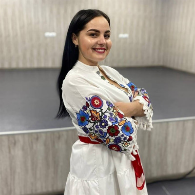 Еліна Шинкаренко - завідувачка Катеринівським СК та групи волонтерів “Самарські павучки”