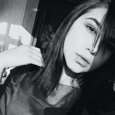 Анна Скора
