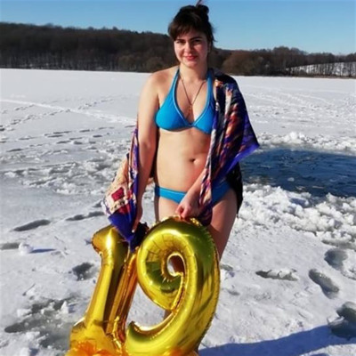 Анна Власюк