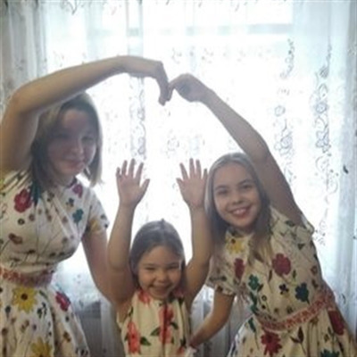 Танюшка, Юлічка та Іванка Прокопенко