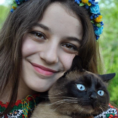 Анна Лопушанська