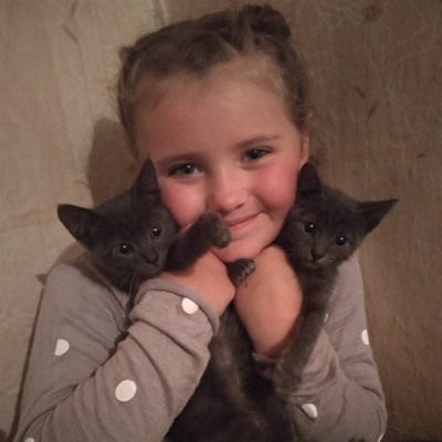 Аліна Скіданова  зі своїми улюбленцями, яких звуть Димок і Жора