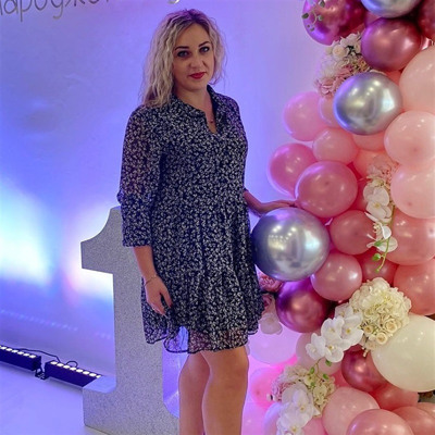 Анна Манзій