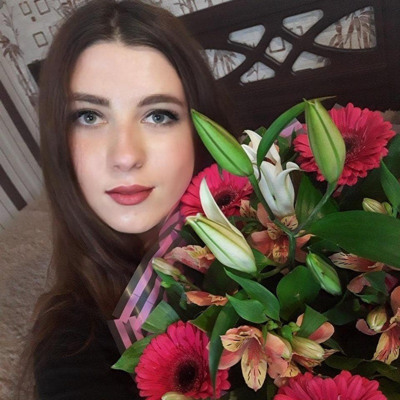 Анна Сеник
