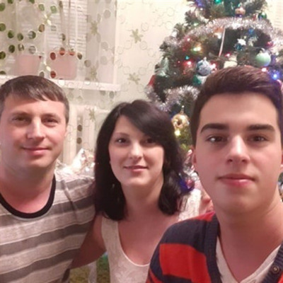 Олександр і Наталія Заболотні та син Вовка