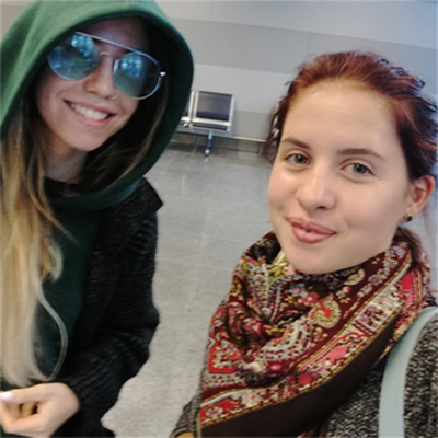 Евгения Рошиян с певицей Надей Дорофеевой 