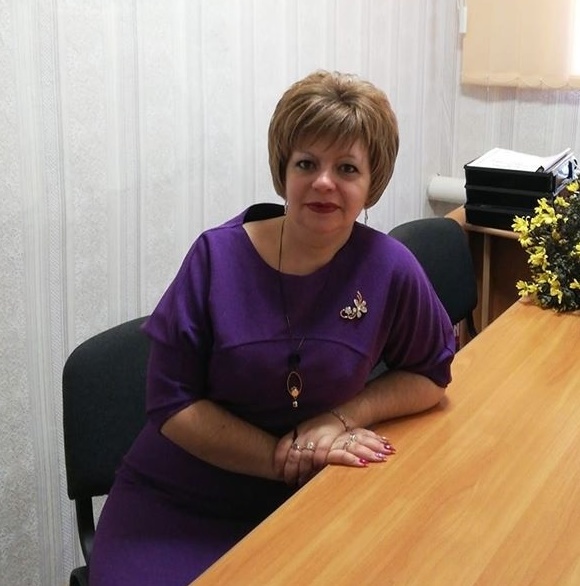 Поздравляю деловую, современную, умную женщину!