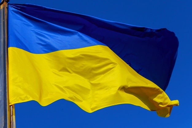 Шановні читачі! Вітаємо вас із Днем Конституції України!