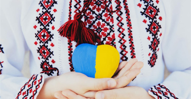 Відгадайте з якого куточку України вишиванка?