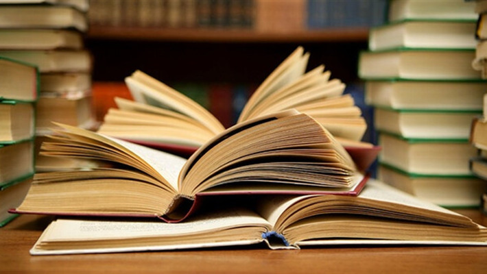 Що почитати про Україну? Крути рулетку та йди у бібліотеку по книгу