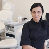 Майстриня естетичного манікюру та педикюру в місті Шостка Анна Макарова 