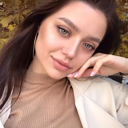 Догляд за бровами