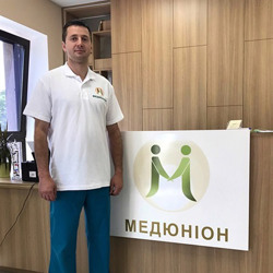 Лікарі