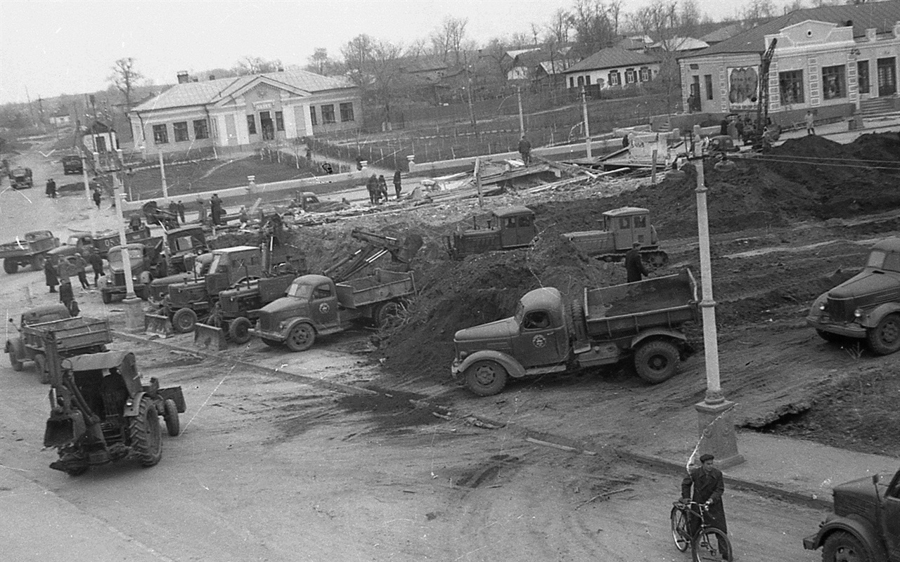 Старі фотографії. Чи зможете ви вгадати Мену по архівних світлинах?