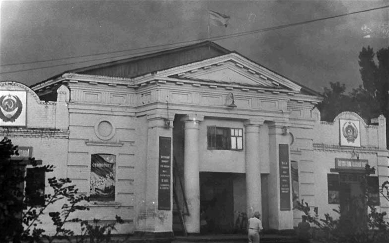Вгадайте місто за старими фотографіями