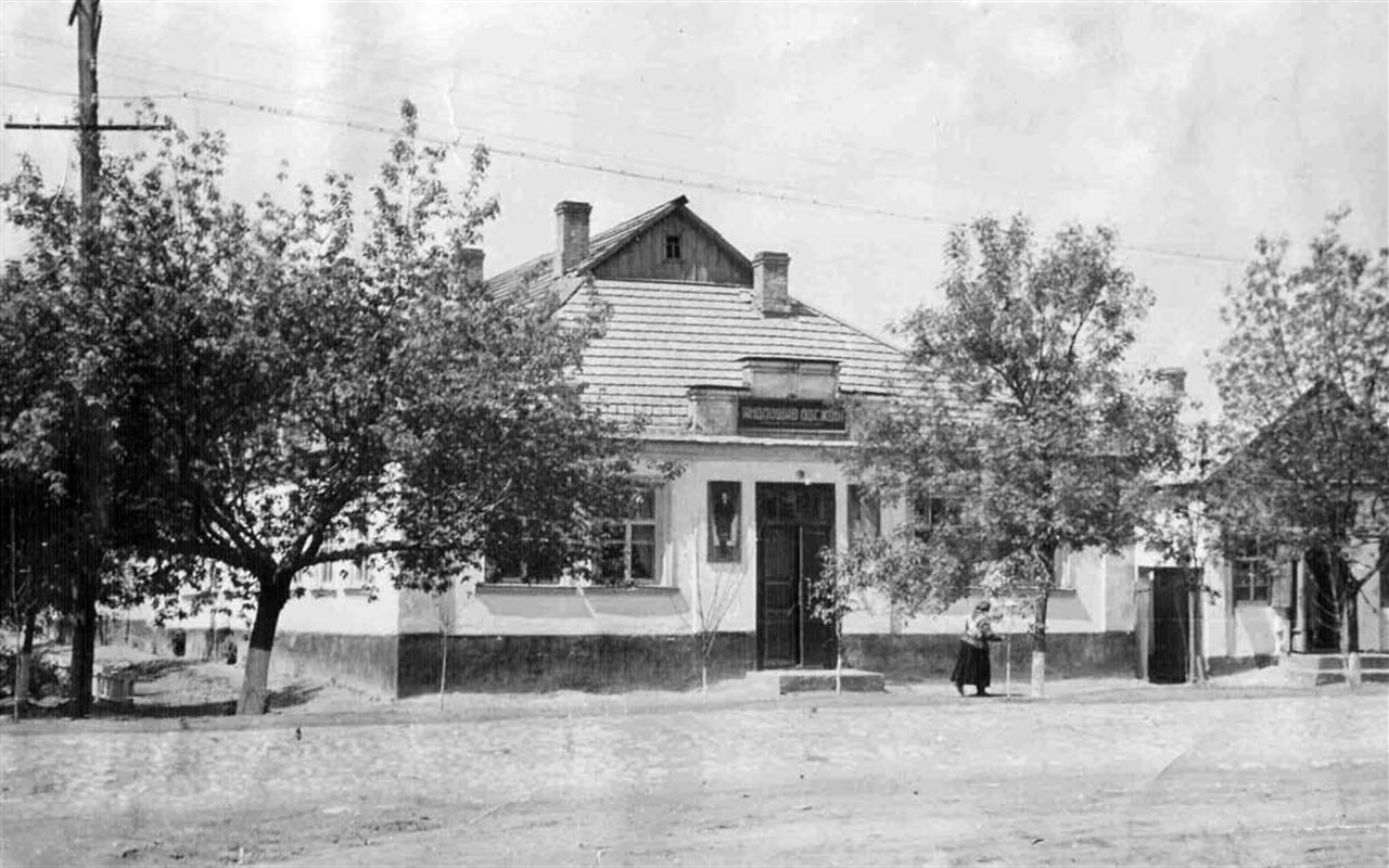 Вгадайте місто за старими фотографіями