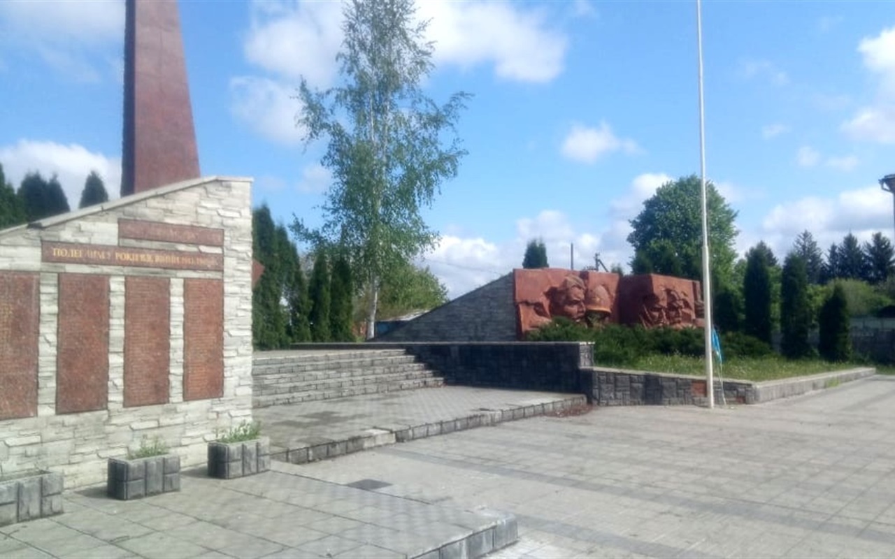 Чи впізнаєте ви, де розміщені ці пам’ятники у Кіцманському районі?