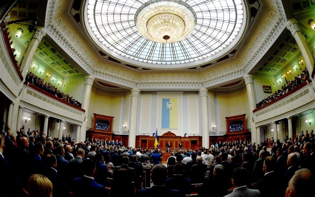 Чим запам'яталися виборцям нардепи, яких обирали в різні роки по 185 округу