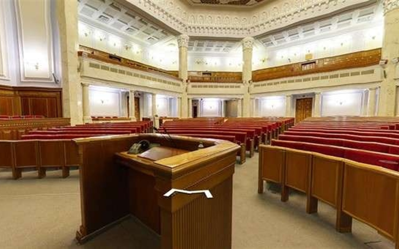 Чим запам'яталися виборцям нардепи, яких обирали в різні роки по 185 округу