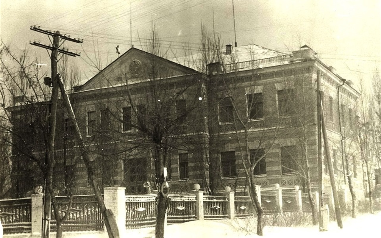 Впізнайте місто за старою фотографією