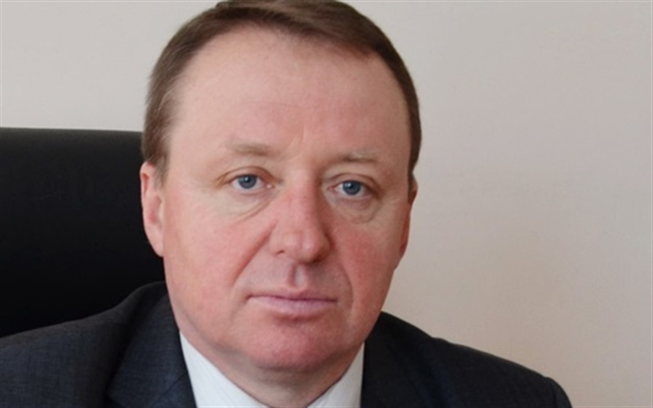 Знай владу в обличчя