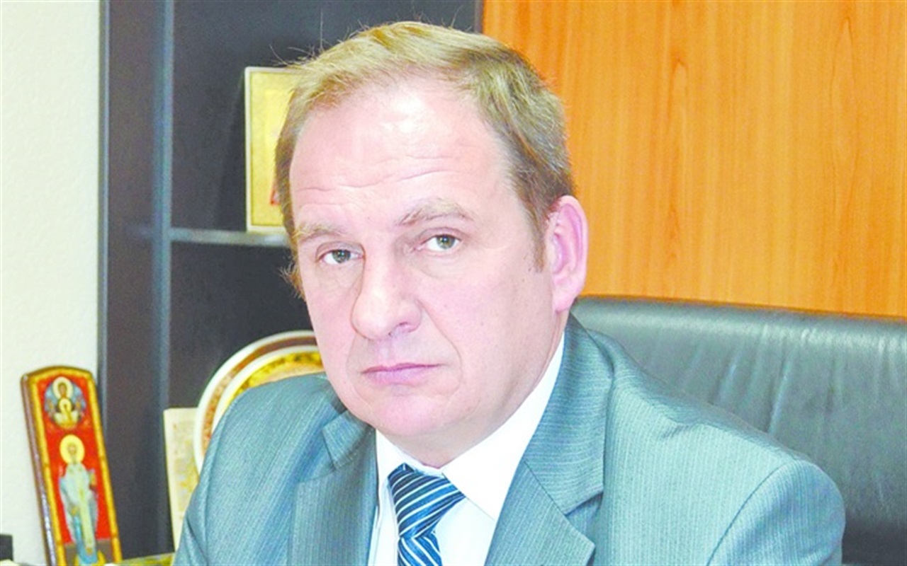 Знай владу в обличчя