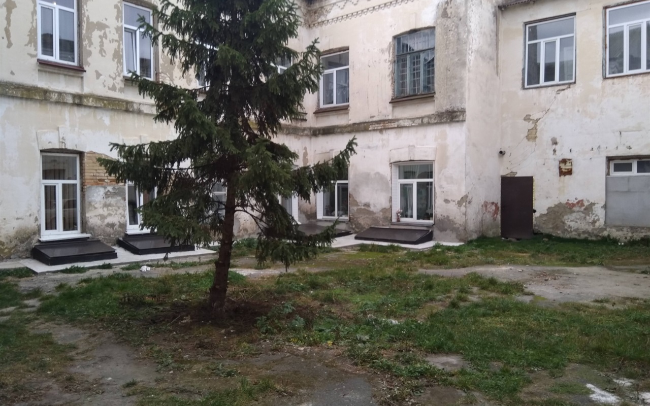 Тест-гра: вгадай будинок «зі спини»