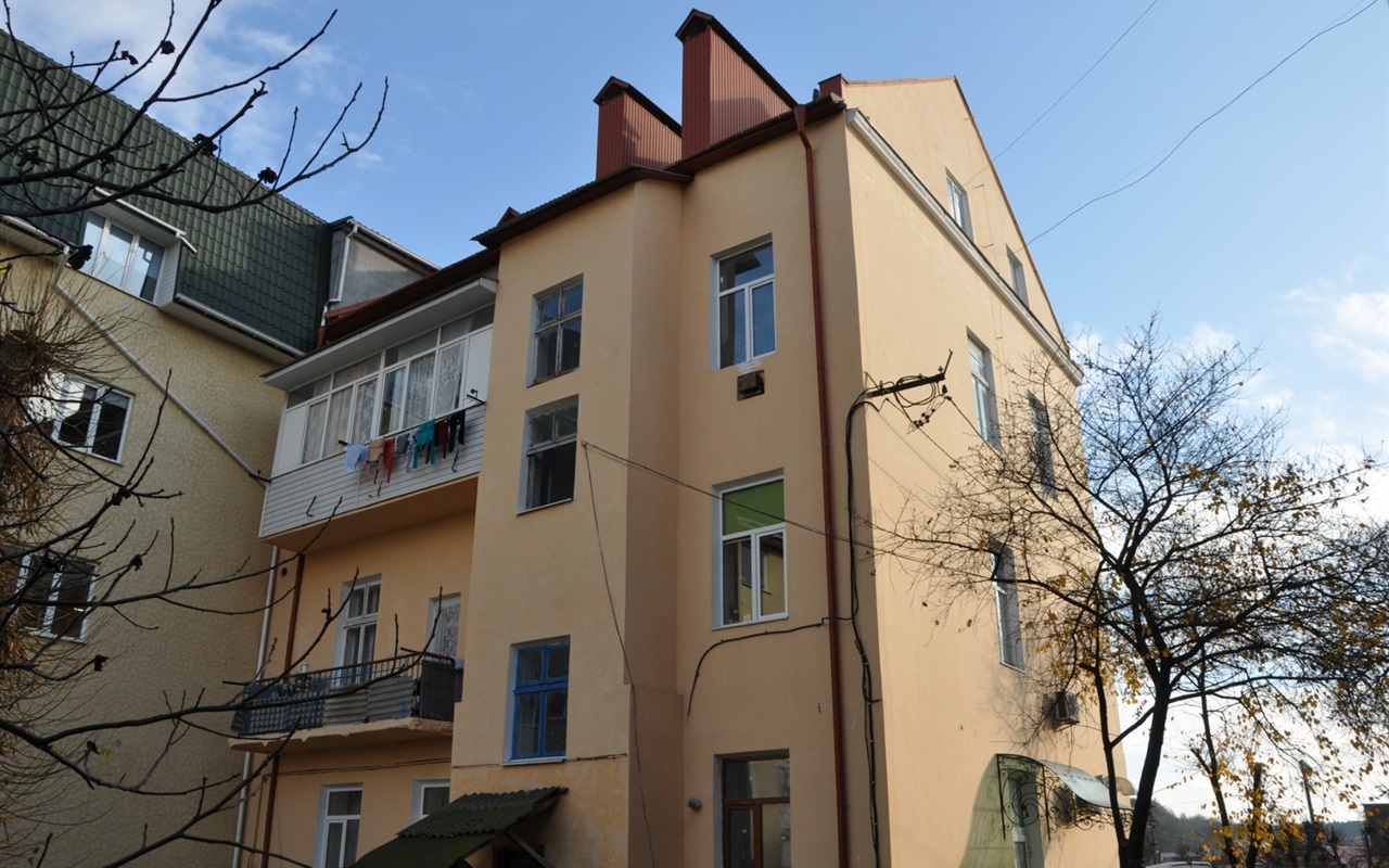 Тест: вгадайте місцеві будинки/будівлі «зі спини»