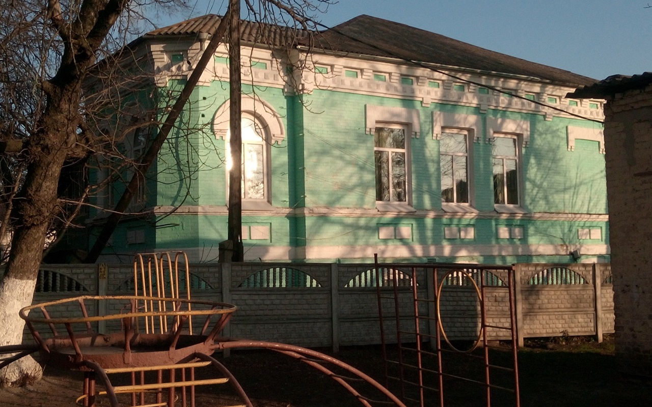 Тест-гра: вгадайте ніжинські будівлі «зі спини»