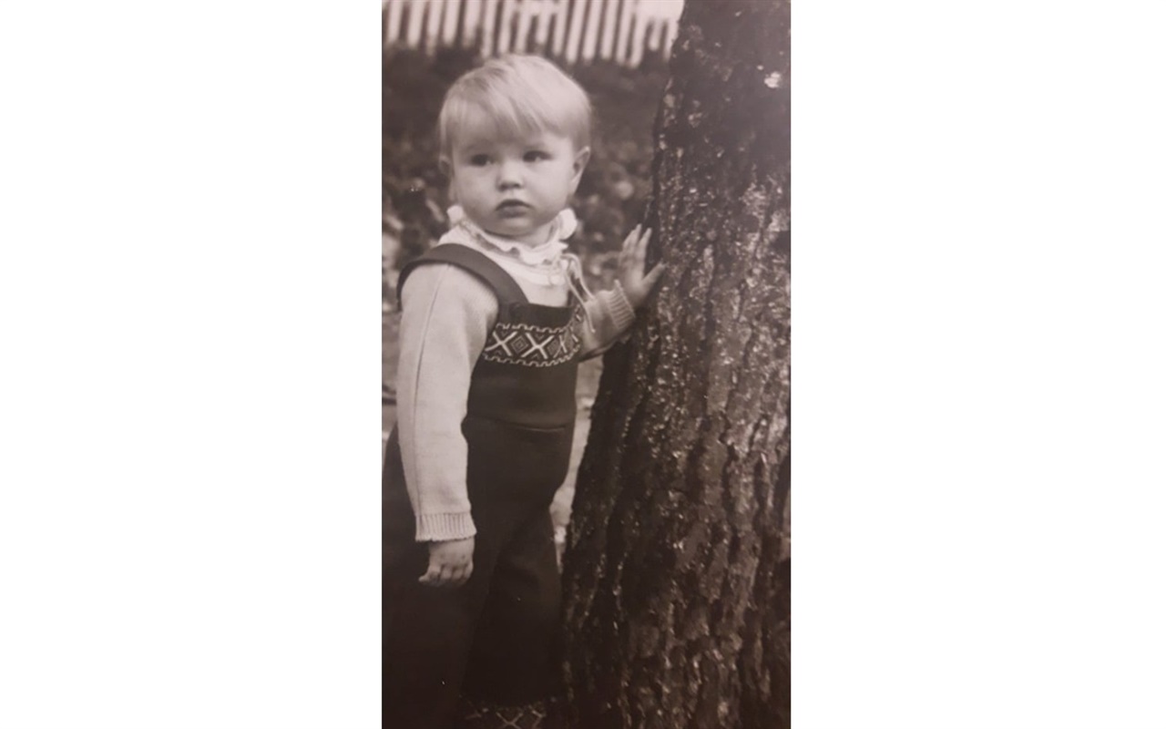 Впізнай відомих уманчан за дитячими або юнацькими фотографіями