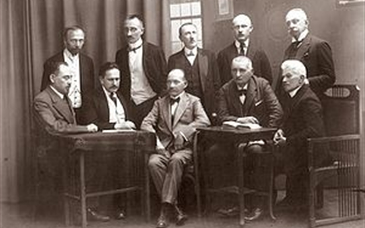 Чи знаєш ти визначних людей Калущини? Тест