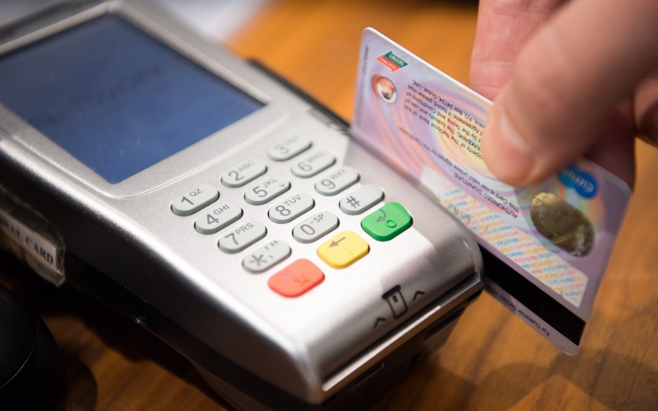 Чи знають сватівчани, як вберегтися від викрадачів банківських даних?