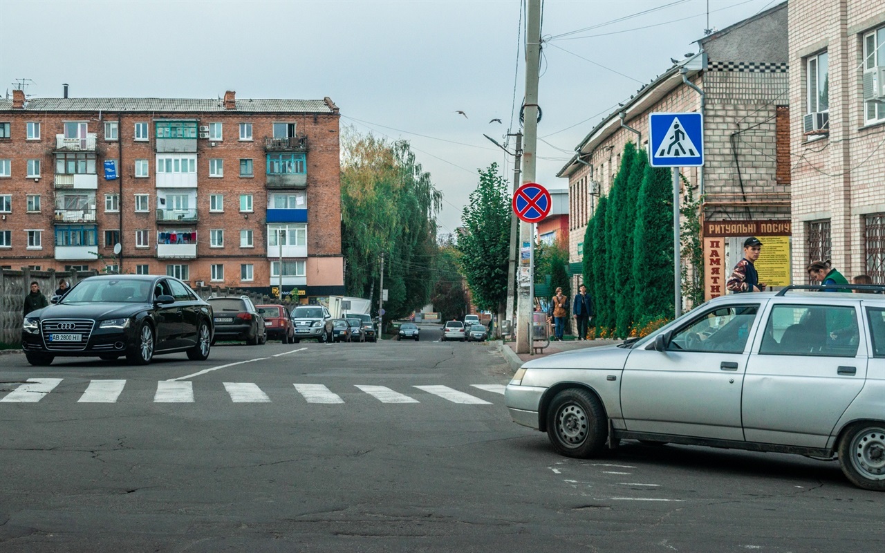 Автомобільними дорогами Жмеринки: пройдіть 10 запитань для водіїв