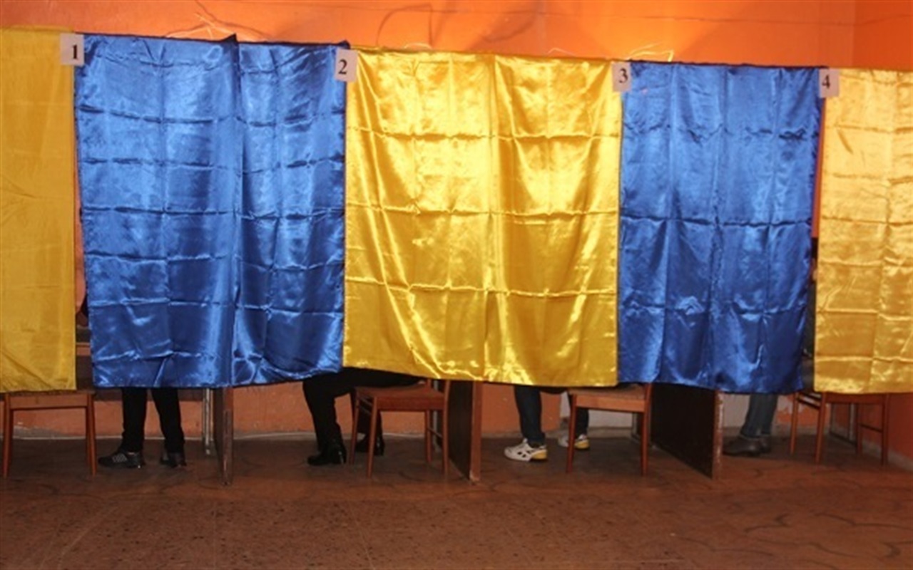 Депутати, старости та інші: тест для тих, хто цікавиться місцевою владою на Калинівщині
