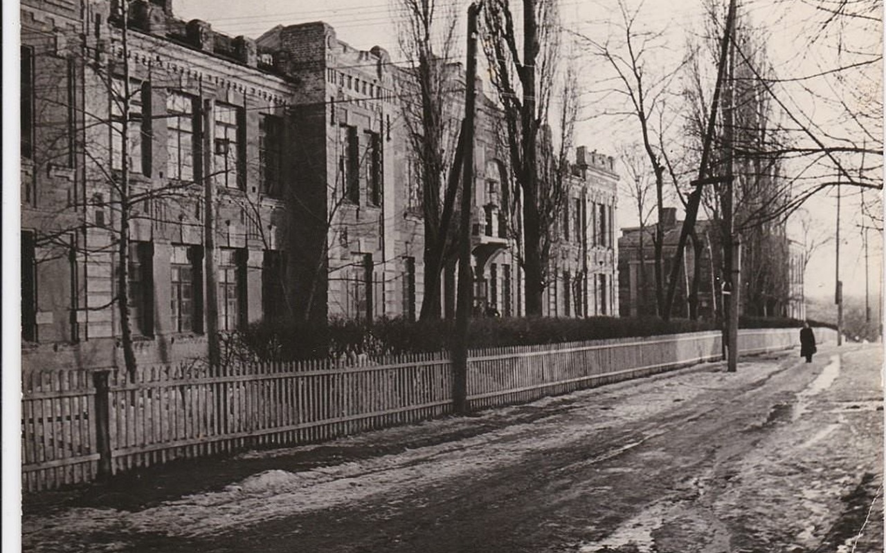Гра з 12 запитань: Чи зможете впізнати Жмеринку за старими фото?
