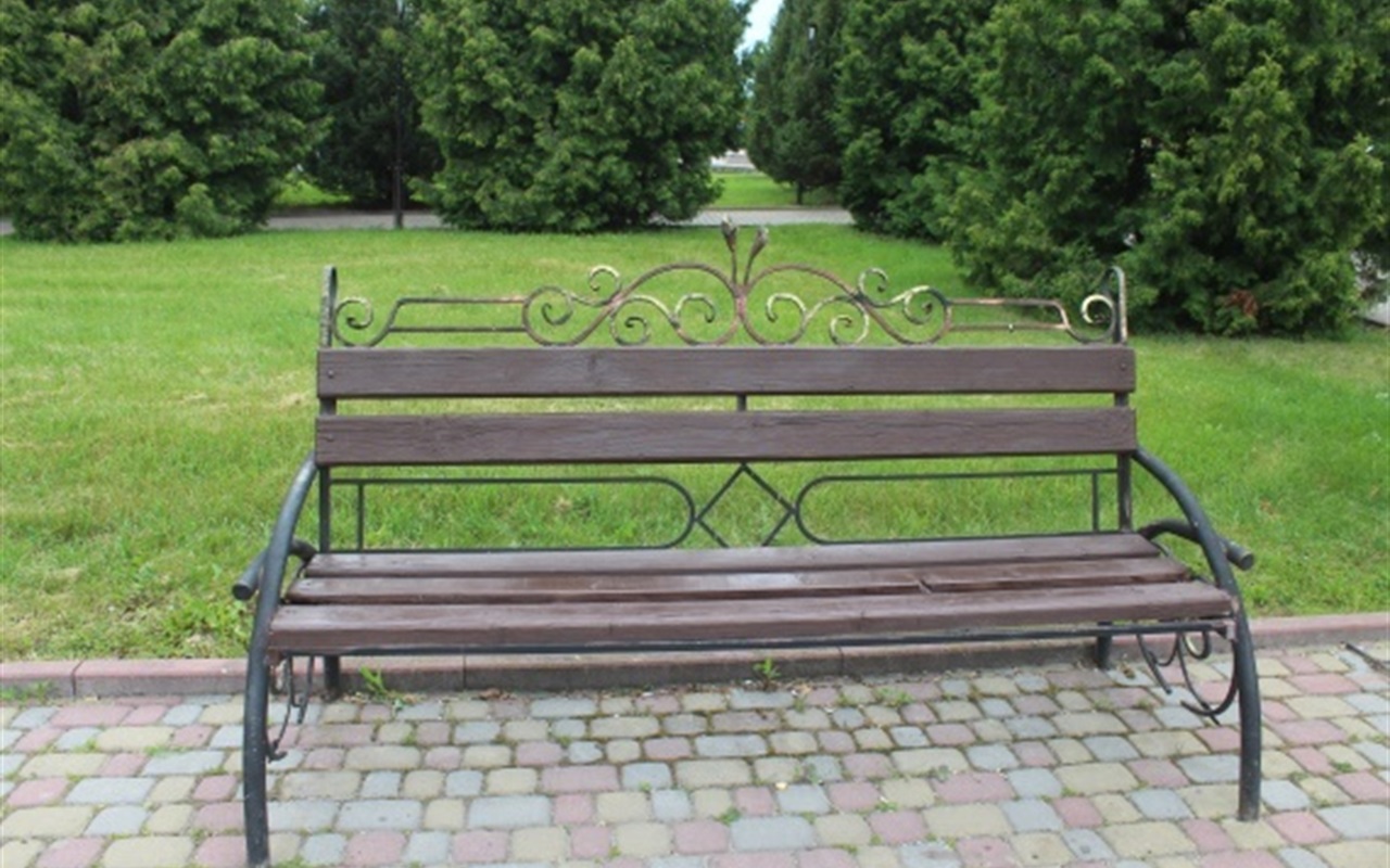 У тесті – десять городоцьких лавочок.