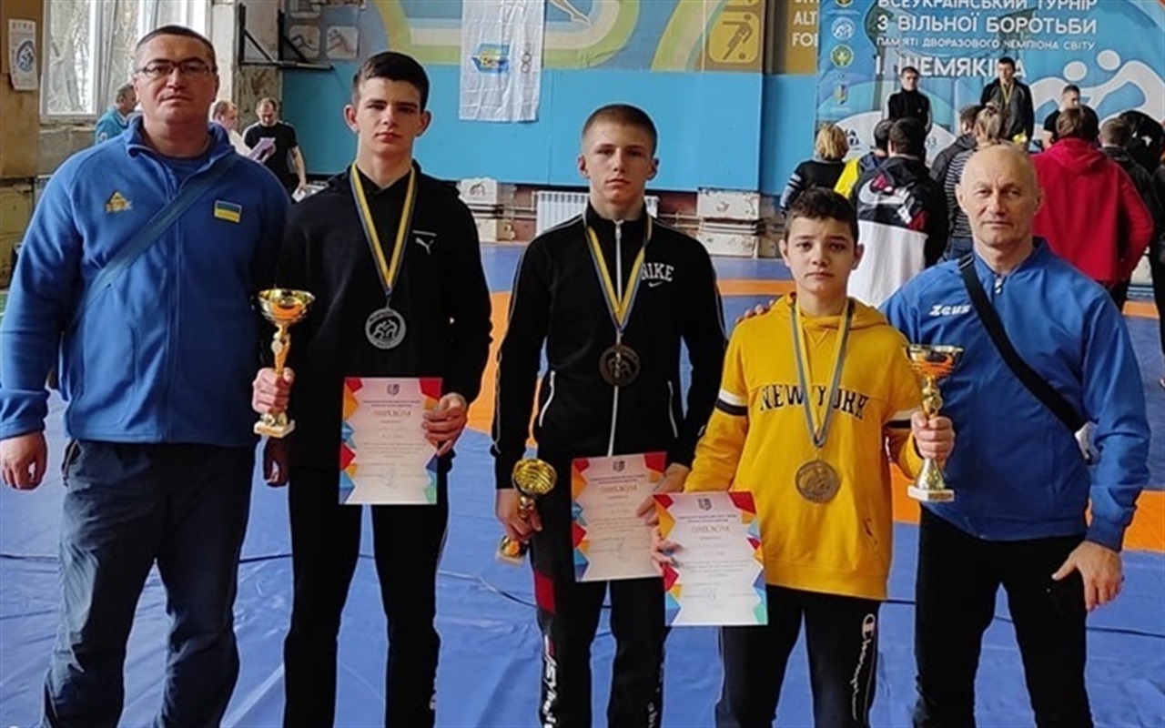 Знайди реальні лозівські новини серед фейків
